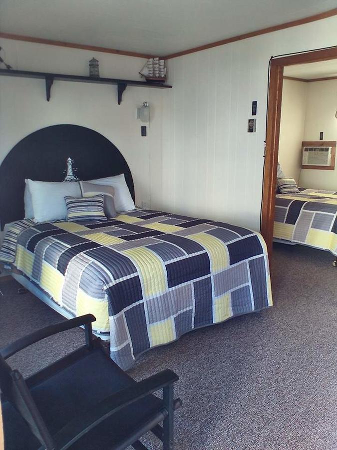 The Monarch Motel シボイガン エクステリア 写真