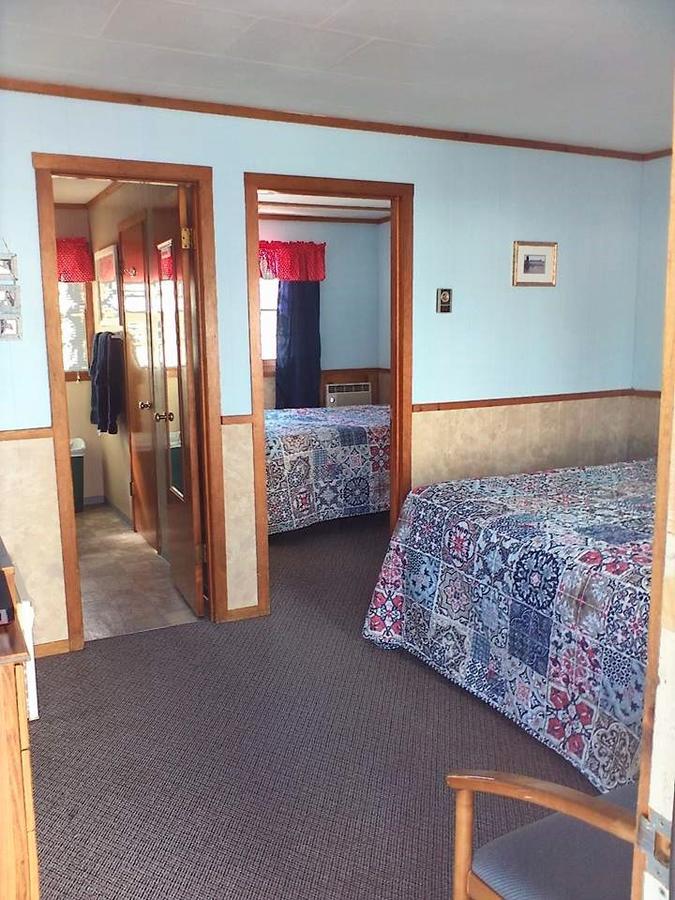 The Monarch Motel シボイガン エクステリア 写真