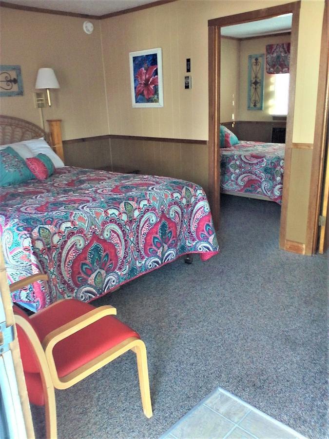 The Monarch Motel シボイガン エクステリア 写真
